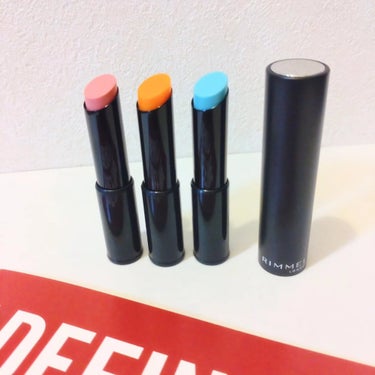 🤍リンメル　ラスティング フィニッシュオイルモイスト ティン ト

💄リンメルのバズリップ
夏の新色、登場🏝️

☑うるおい 
☑美発色 
☑透けツヤ
全部叶える欲張りティント

《POINT》
★8種類の植物オイル配合 *1
高保湿仕様

★シアータイプ

★唇の水分量やPH値・体温によって
色が変化するニュアンスカラー

新色３色⏬
S008 ピュアな可愛さ 
ペールベイビーピンク
S009 普通じゃつまらない 
ヌードレモン
S010 透明感のおまじない 
ヌードミント

*1 美容液成分 (保湿) ホホバ種子油、 アーモンド油、オリー ブ果実油、マカデミア種子油、 ペルシアグルミ種子油、 ヘーゼルナ ッツ種子油、シア脂、ヤシ油

୨୧┈┈┈┈┈┈┈┈┈┈┈┈┈┈┈୨୧

マットな高見えパッケージ

メイク直しがサッとできる
ミラー付きも嬉しいポイント◎

使う時は天面にあるミラー部分を押すと、
ポンッとリップ本体が取り出せます。

見た目は夏っぽカラーで
パキッとした色に見えるだけど、
つけると透け感のあるカラー

素の唇につけたり、
他のリップと重ねて
ニュアンスチェンジにも◎

するする、
リップクリームのように
なめらかに塗れます♬

S008 ペールベイビーピンク
→うぶっぽピュアピンクで
かわいらしい感じに♡

S009 ヌードレモン
→明るい黄みカラーの
ニュアンスをプラス◎

S010 ヌードミント
→ほぼ無色なライトブルー。
透明感あふれるツヤリップに♬

Lemon Squareを通じて、 コティジャパン合同会社から、 ラスティング フィニッシュオイルモイスト ティン トを提供していただきました。
#lemonsquare🍋 #リンメル #rimmelロンドナー #欲張りティント #夢色リップ #ティントリップ #リップ #ティント #リップ好き #コスメ好き #メイク好き #ラスティング フィニッシュ オイルモイスト ティント S #提供  #気分UPコスメ の画像 その0