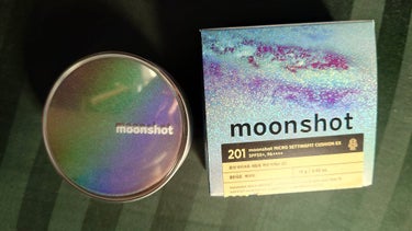 韓国コスメのmoonshotのクッションファンデが届きました！
入れ物が綺麗でテンションが上がります！
使用感は結構薄づきです。
けれど毛穴はカバーされてて厚化粧には見えない感じです。
すっぴん肌に見せ