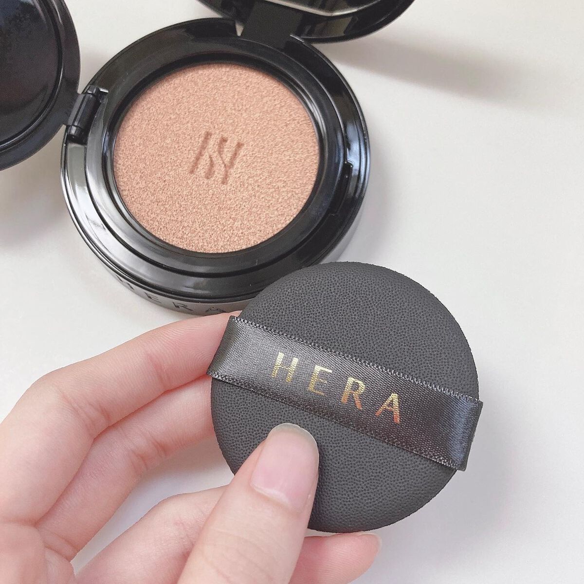 スキン ラディアント グロウ クッション/HERA/クッションファンデーションを使ったクチコミ（3枚目）