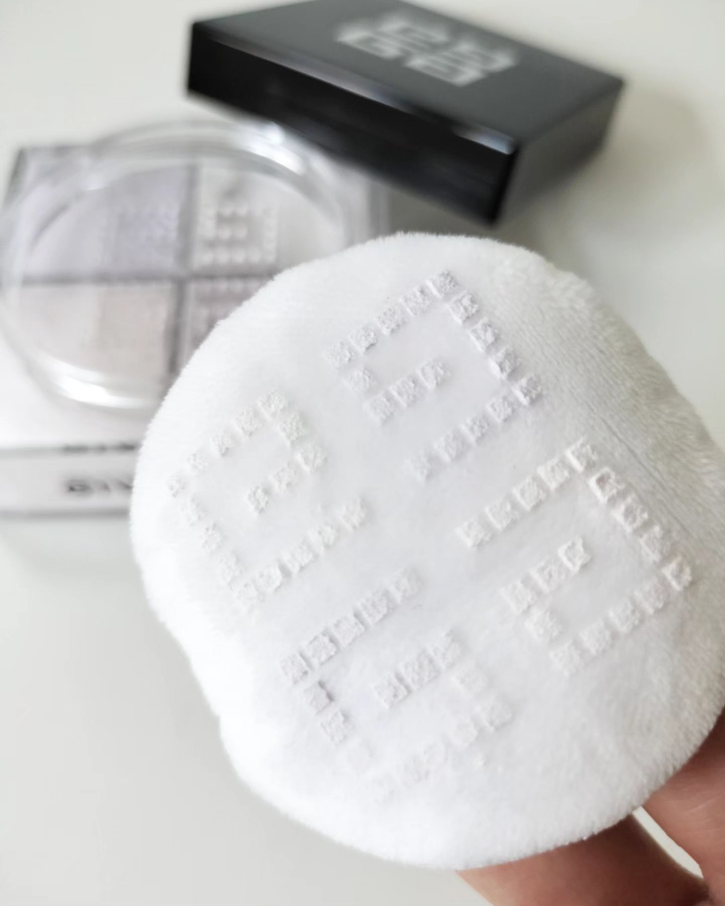 プリズム・リーブル/GIVENCHY/ルースパウダーを使ったクチコミ（3枚目）