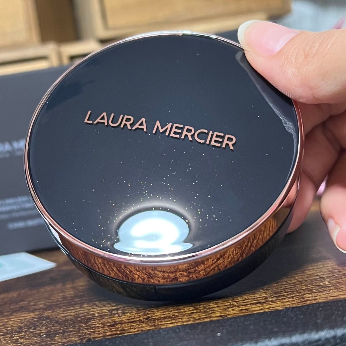 フローレス ルミエール ラディアンス パーフェクティング トーンアップ クッション/ローラ メルシエ/クッションファンデーションを使ったクチコミ(2枚目)