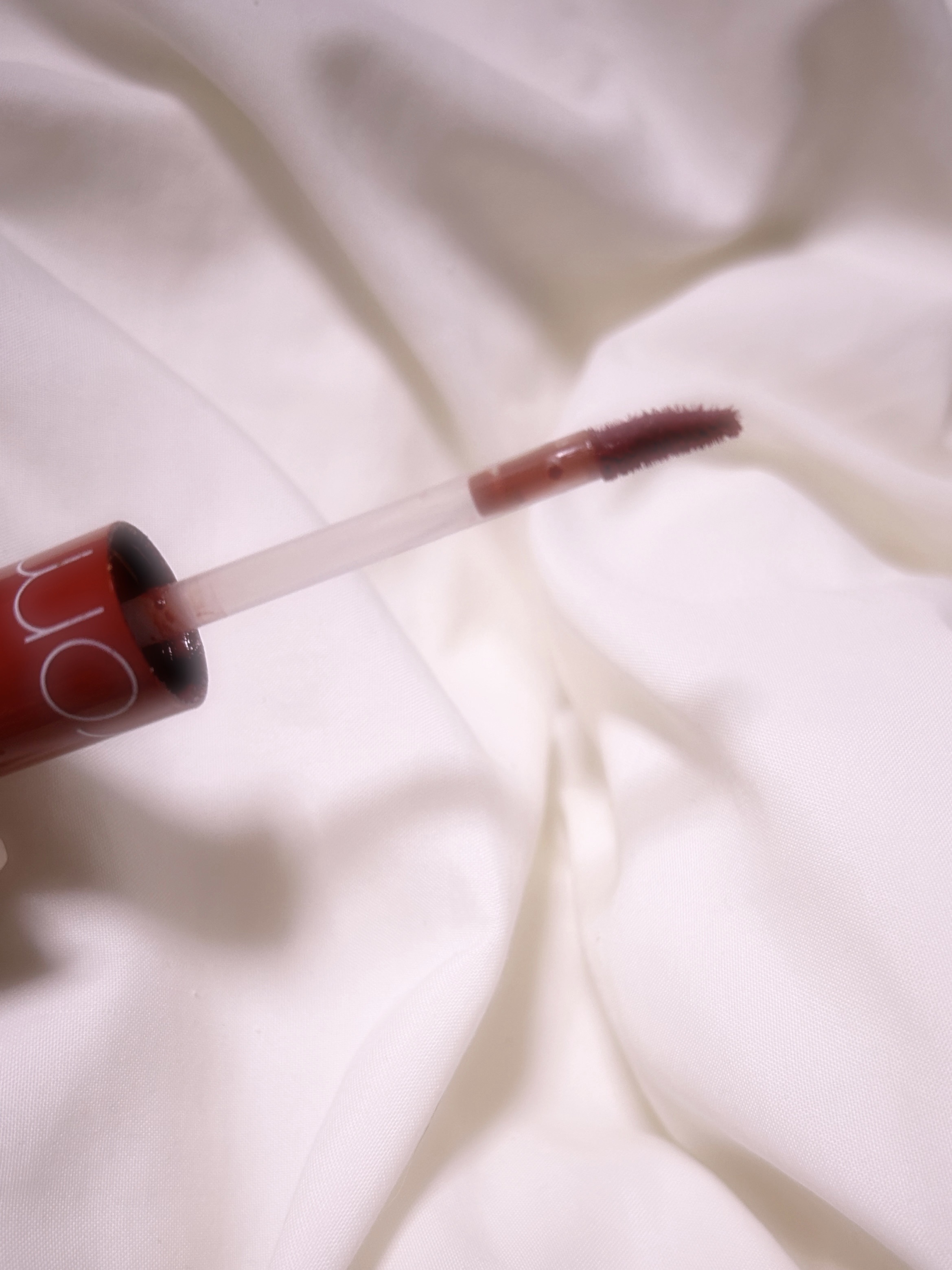 ジューシーラスティングティント/rom&nd/リップティントを使ったクチコミ（2枚目）