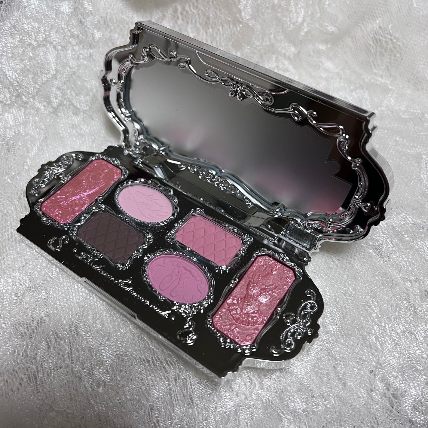 フラワーノーズスワンバレエシリーズ アイシャドウパレット/FlowerKnows/アイシャドウパレットを使ったクチコミ(1枚目)