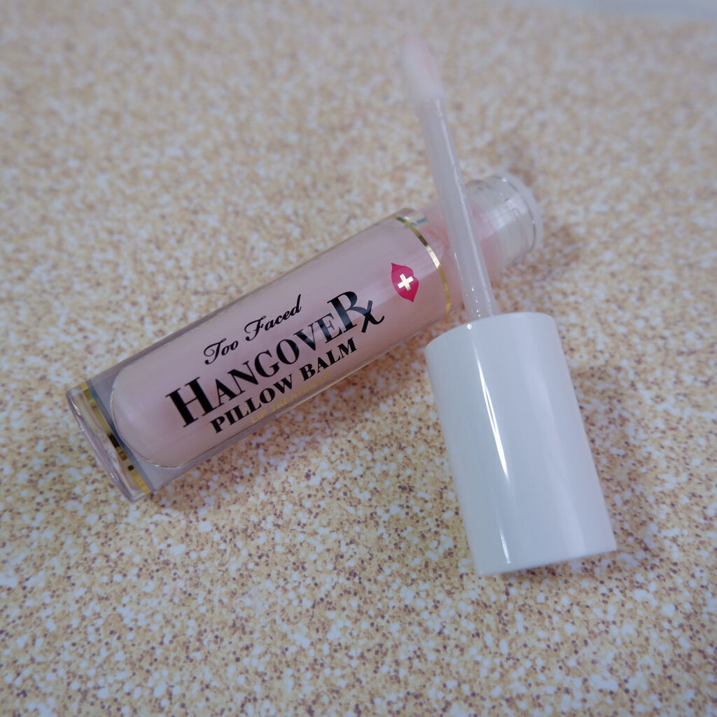 ～トゥー フェイスド ハングオーバー～ ピロー バーム リップ トリートメント/Too Faced/リップ美容液を使ったクチコミ（2枚目）