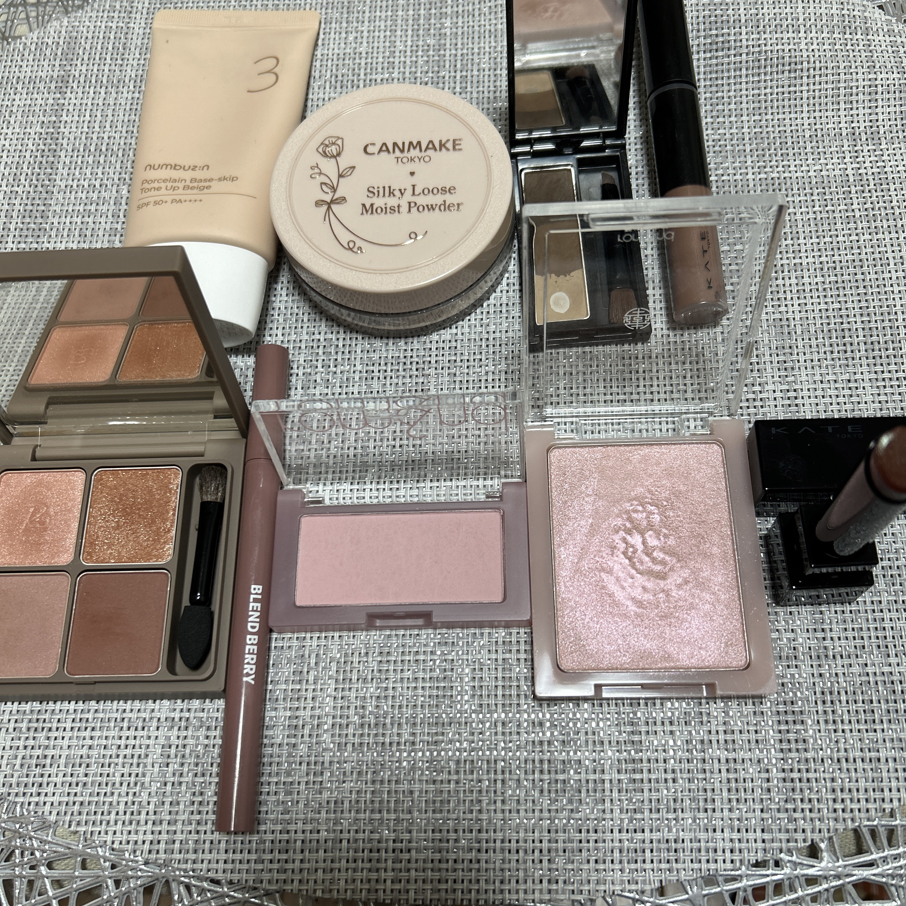 ケイト デザイニングアイブロウ3D/KATE/パウダーアイブロウを使ったクチコミ（2枚目）