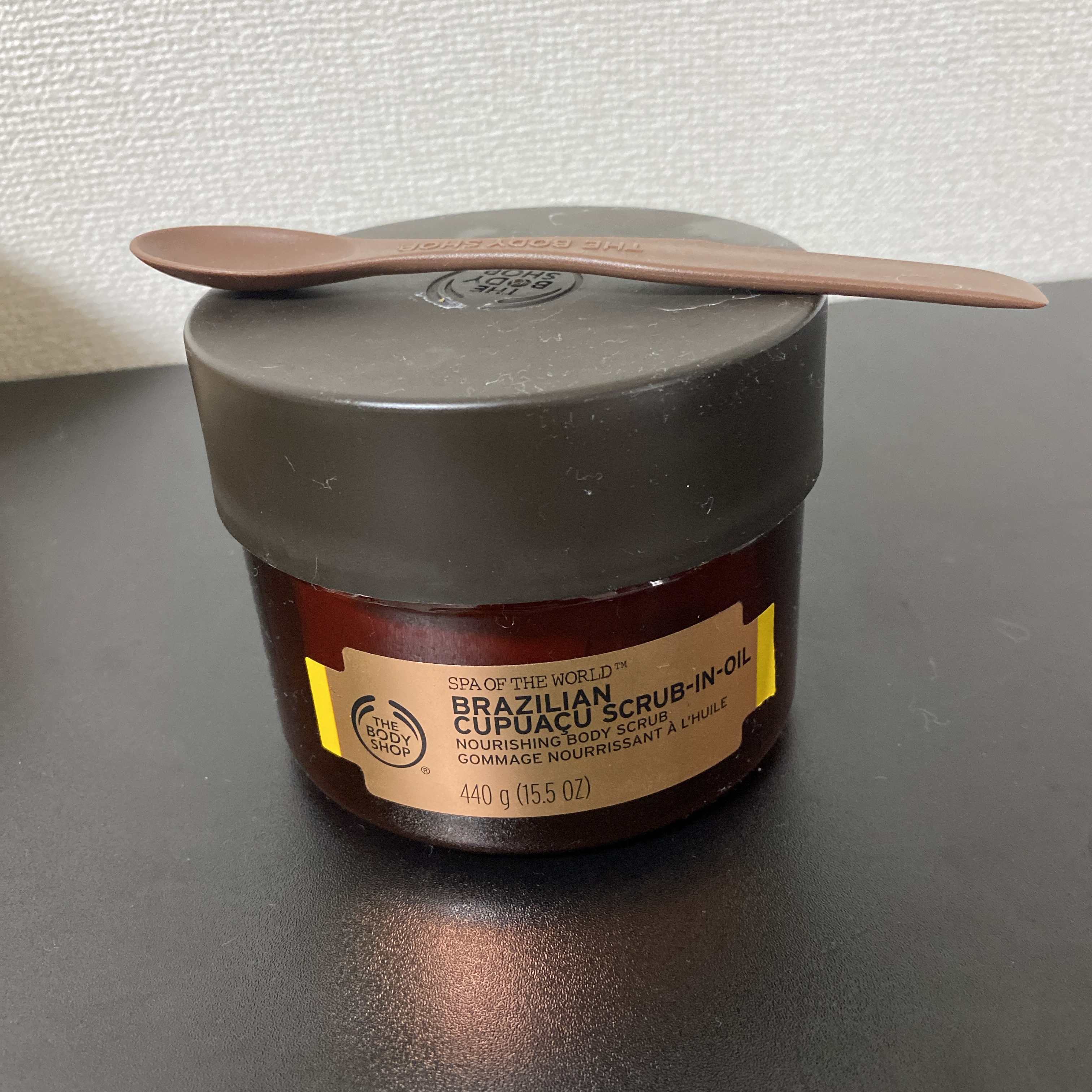 使い切りログ

#THEBODYSHOP
#アフリカンソフトニングボディスクラブ


上品な香り、オイルインで混ぜて使うタイプのやつ
スクラブ頻度低いのもあるけど2年くらい使ってたかも

特別これがいいってわけでもないけど、
悪いところもな