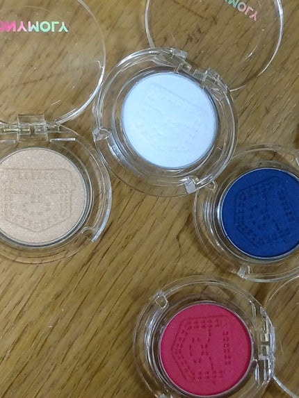 クリスタルシングルアイシャドウ/TONYMOLY/単色アイシャドウを使ったクチコミ(3枚目)