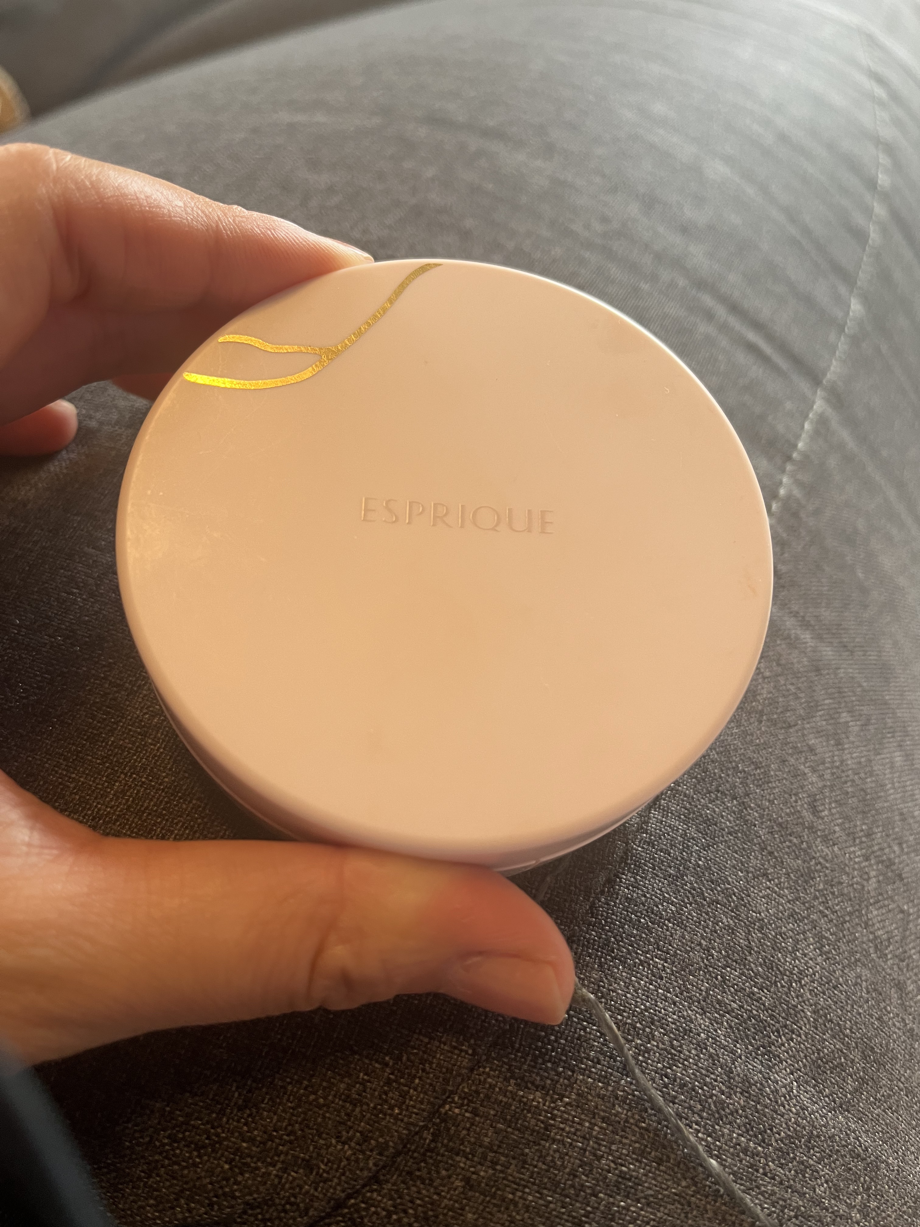 #使い切り
#使い切りコスメ
#エスプリーク
#アクアリースキンウェアカバー 

使い切りました☺︎