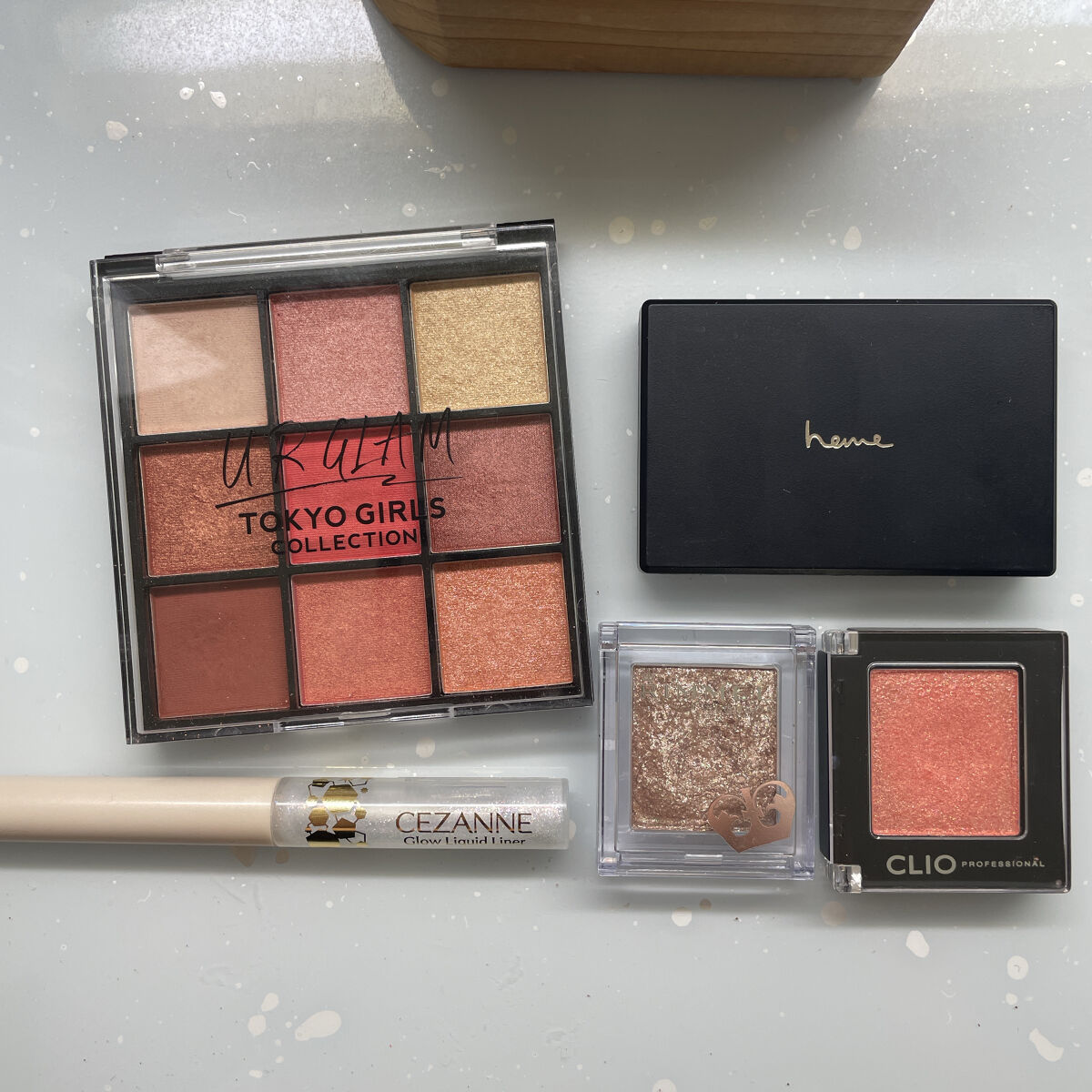 プリズム パウダーアイカラー/リンメル ロンドン/単色アイシャドウを使ったクチコミ（2枚目）