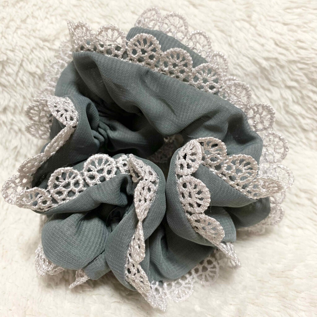 シフォンデザインシュシュ/キャンドゥ/ヘアアクセサリーを使ったクチコミ(2枚目)