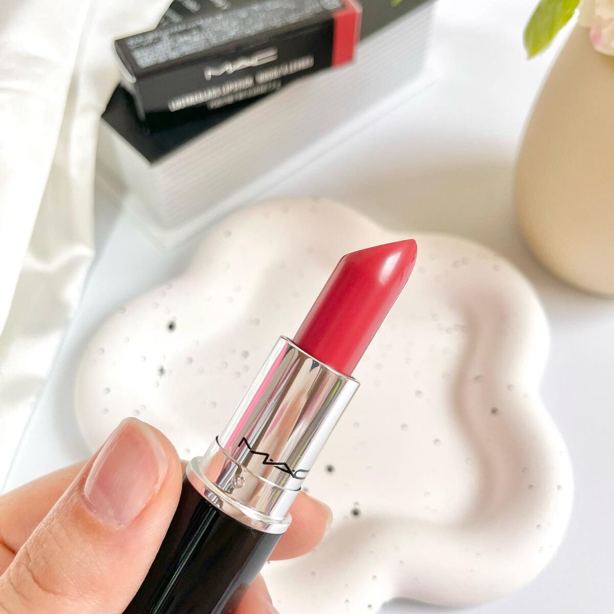 ラスターガラス リップスティック シー シアー(※既存色リニューアル)/M・A・C/口紅を使ったクチコミ（3枚目）