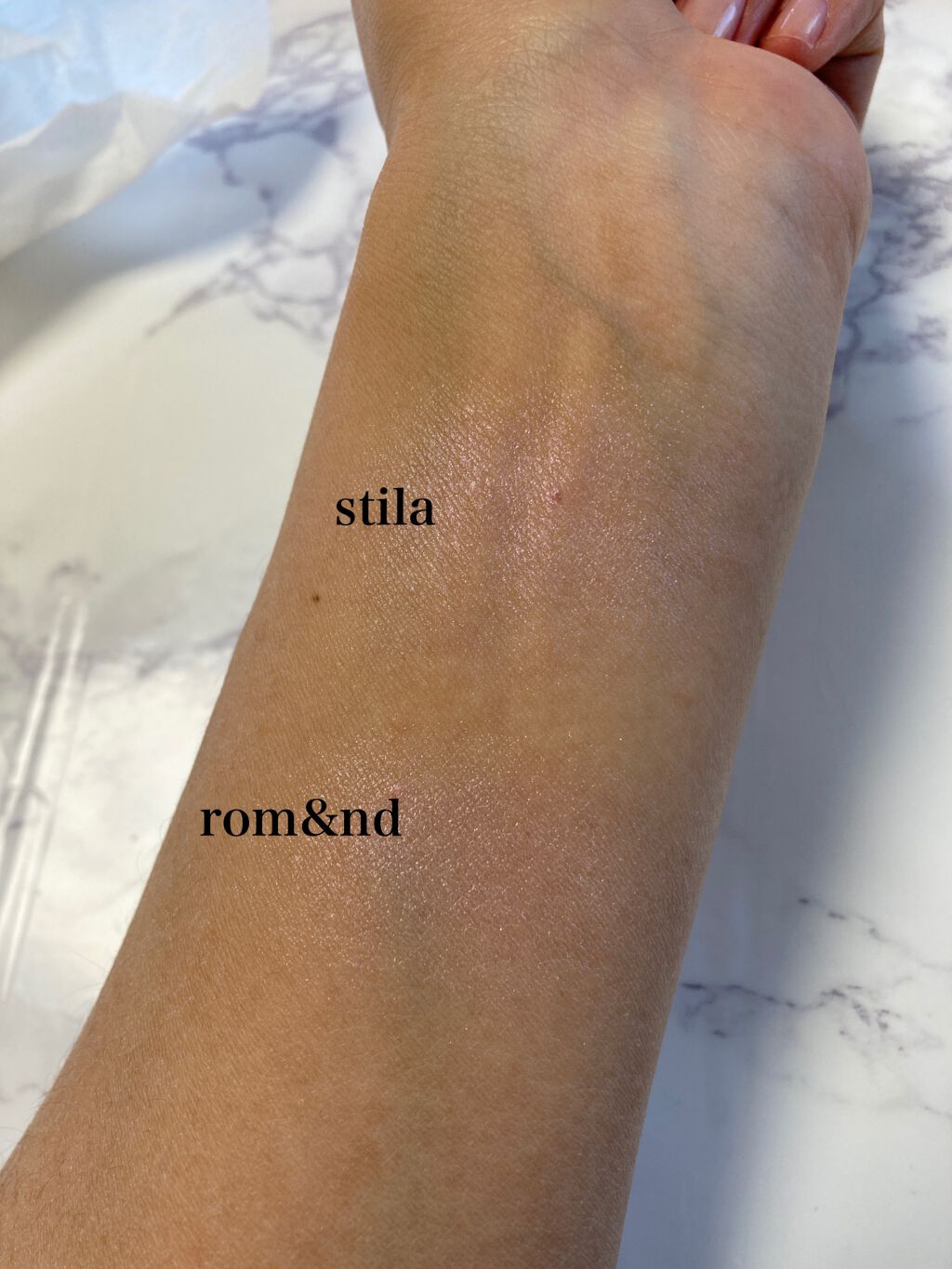 グリッター&グロウ リキッドアイシャドウ/stila/グリッターを使ったクチコミ（3枚目）