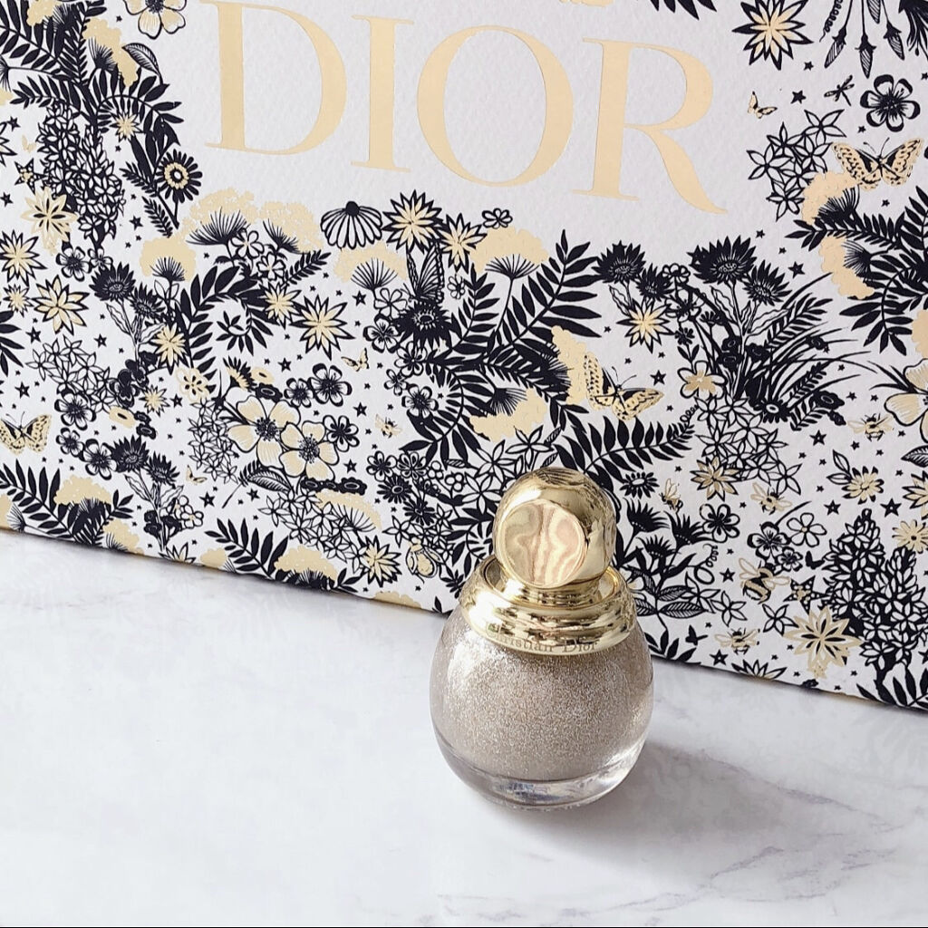 ディオリフィック グリッター トップ コート 001 ブトン ドール/Dior/ネイルトップコートを使ったクチコミ（1枚目）