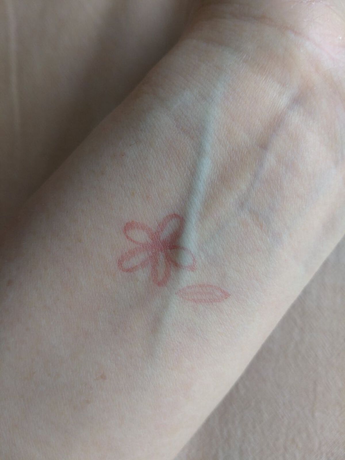 38℃ シェード ライナー/UZU BY FLOWFUSHI/リキッドアイライナーを使ったクチコミ（2枚目）