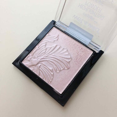 MegaGlo Highlighting Powder/wet 'n' wild/ハイライトを使ったクチコミ（2枚目）