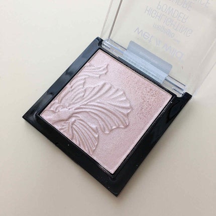 MegaGlo Highlighting Powder/wet 'n' wild/パウダーハイライトを使ったクチコミ(2枚目)