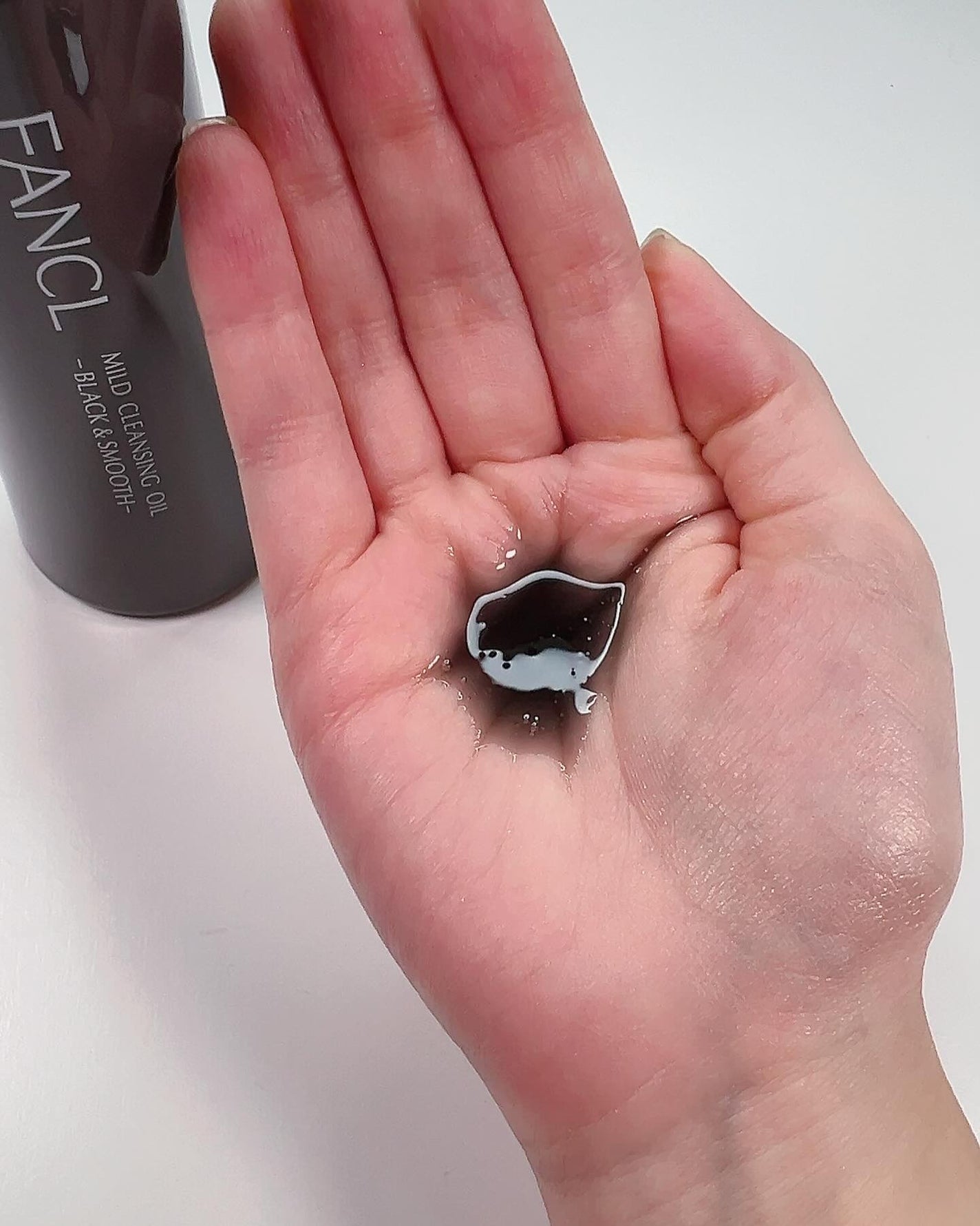 マイルドクレンジング オイル〈ブラック&スムース〉/ファンケル/オイルクレンジングを使ったクチコミ(3枚目)