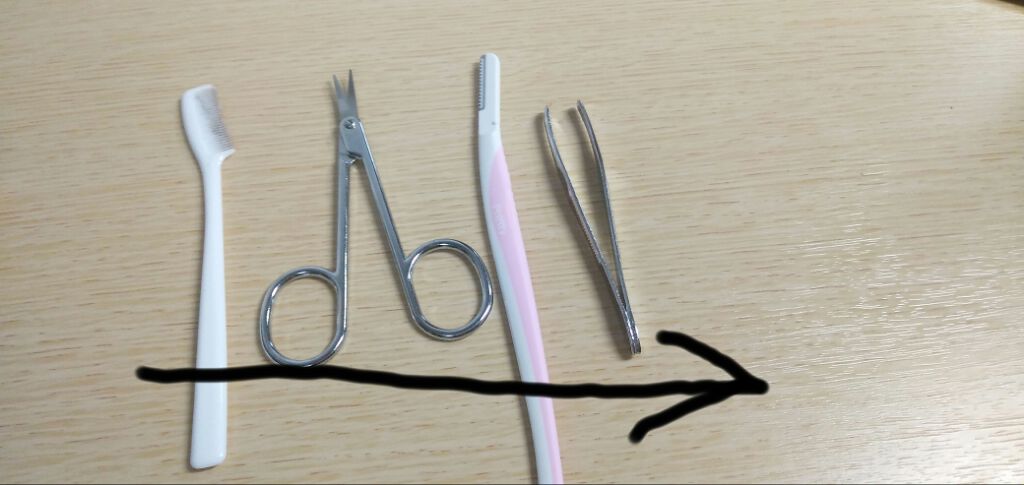 ブラシ付きアイブロウ繰り出し/CEZANNE/アイブロウペンシルを使ったクチコミ（2枚目）