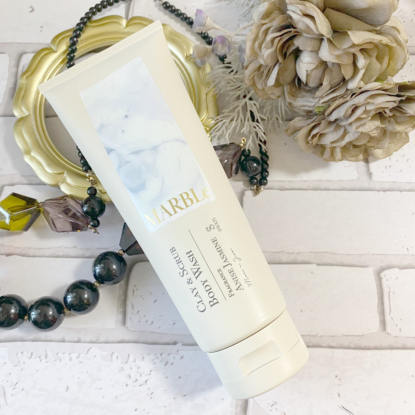 CLAY & SCRUB BODY WASH/SWATi MARBLe/ボディスクラブを使ったクチコミ(1枚目)