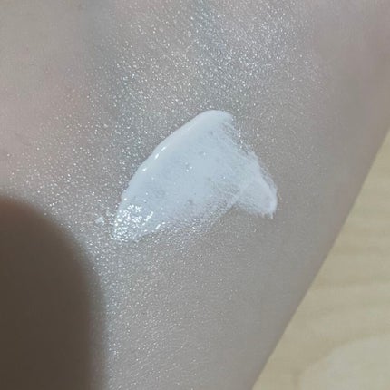 チェジュ チェリーブロッサム トーンアップクリーム/innisfree/化粧下地を使ったクチコミ(2枚目)