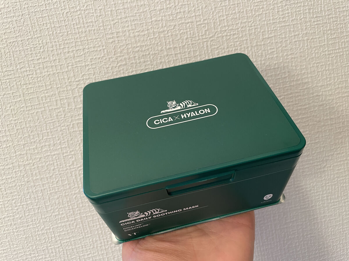 

こんにちは。

前回のQoo10メガ割で購入したVT CICAデイリースージングマスクのレビューをしていきたいと思います。

季節の変わり目&生理前で肌荒れしていたときに購入してみました。こちらは個包装タイプのものと素材が違うのでズレる