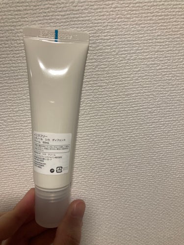 innisfree  レチノール シカ  ディフェンス クリームのクチコミ「innisfreeレチノール シカ  ディフェンス クリーム

クリームか乳液何かいいものない.....」（2枚目）