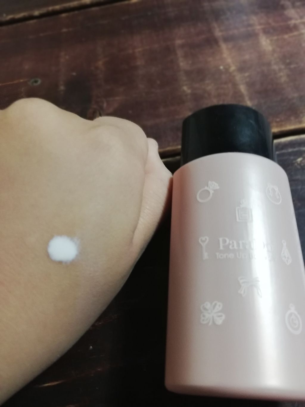 パラドゥ トーンアップベースUVのクチコミ「#肌が弱い人必見
詳しくは"メイクがド素人女子のポーチの実態"見てくださいね😁
今回は私が普段.....」（2枚目）