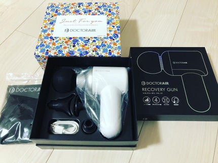 ドクターエア リカバリーガン RECOVERY GUN DOCTORAIR RG-01のクチコミ「#母の日にプレゼント
肩こりにもエステにも使えてとても便利ー!
白は人気で無くなりそうだか.....」(1枚目)