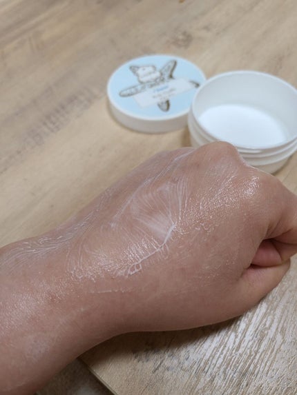 ばでぃろん on LIPS 「【使った商品】ラリン ボディークリーム【商品の特徴】保湿クリー..」(5枚目)