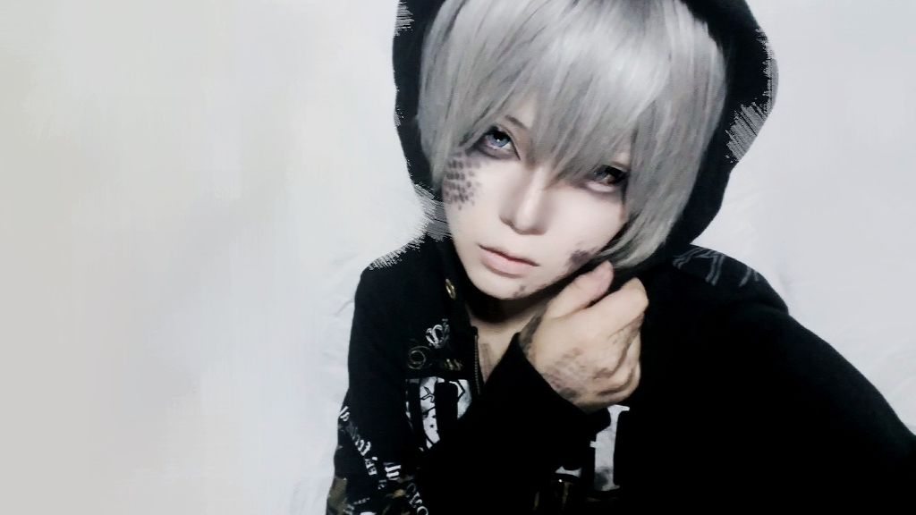 朔弥 on LIPS 「メンズドール風メイクゴシックなメンズドールを意識したメイクです..」(1枚目)