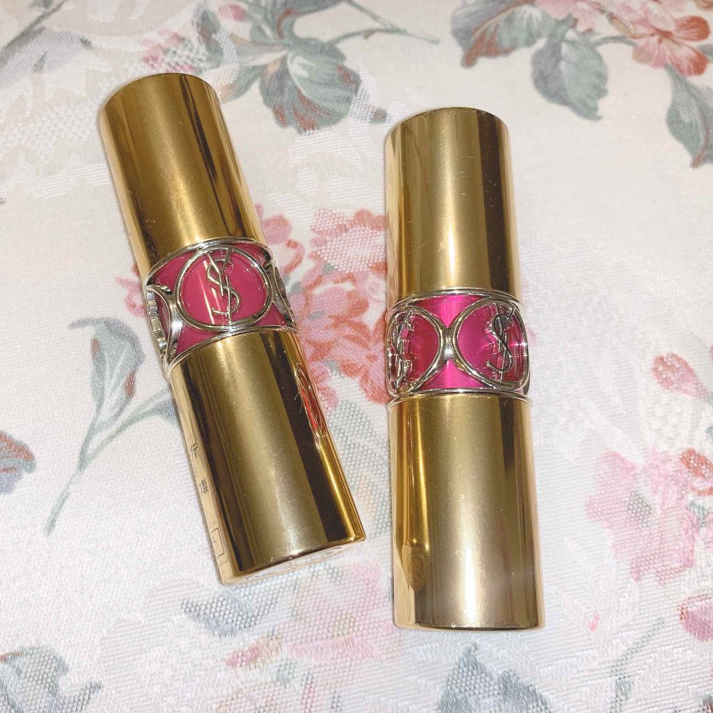 Yves Saint Laurent 🌹🤎✨
ルージュ ヴォリュプテ シャイン

〜ローズレッド編〜

左:48番
右:33番

こういうローズカラーの赤リップが大好きすぎて…
しかもシアーな塗り心地と仕上がりだから、派手になりすぎず、