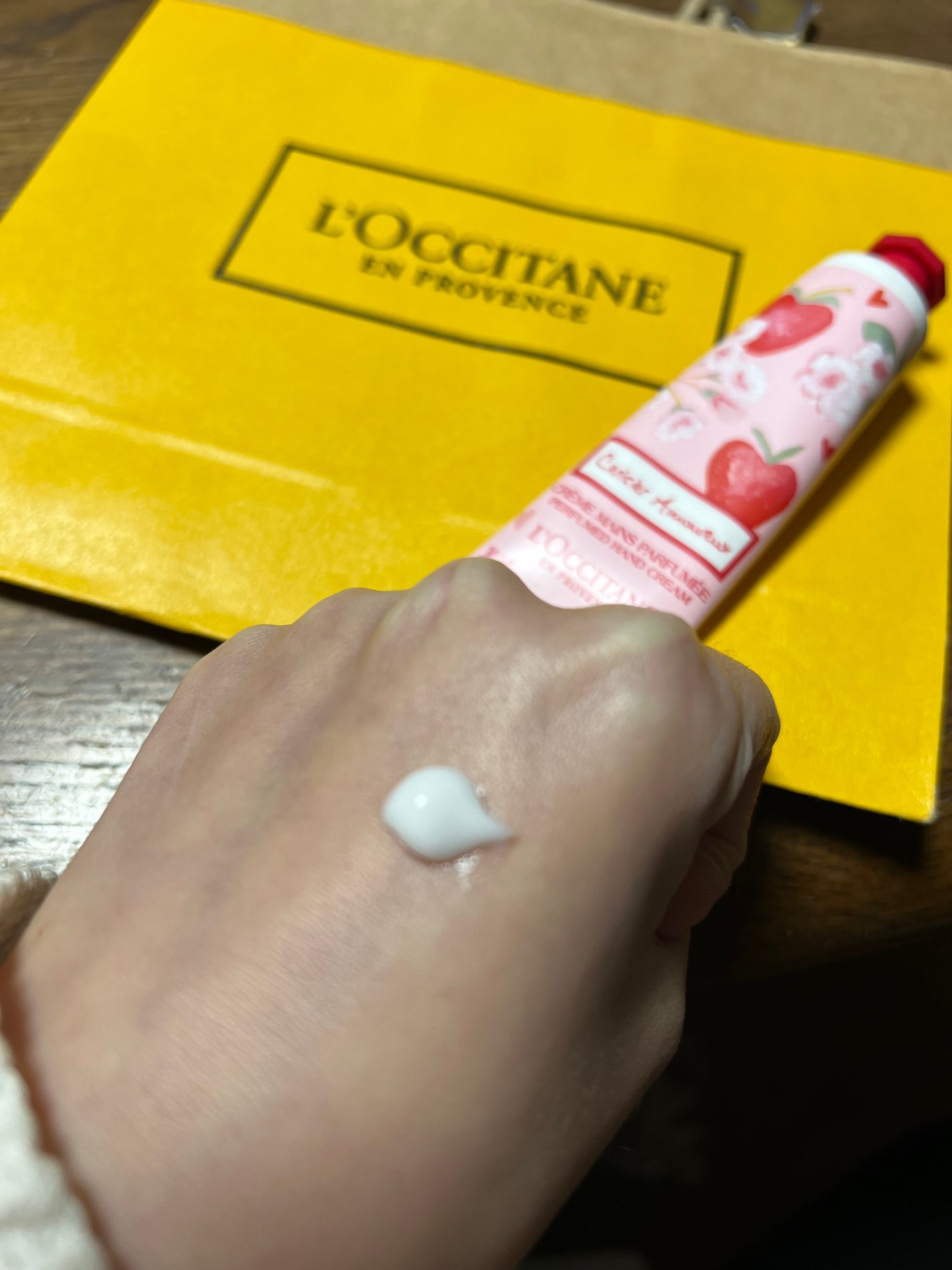 チェリーストロベリー ハンドクリーム /L'OCCITANE/ハンドクリームを使ったクチコミ(2枚目)
