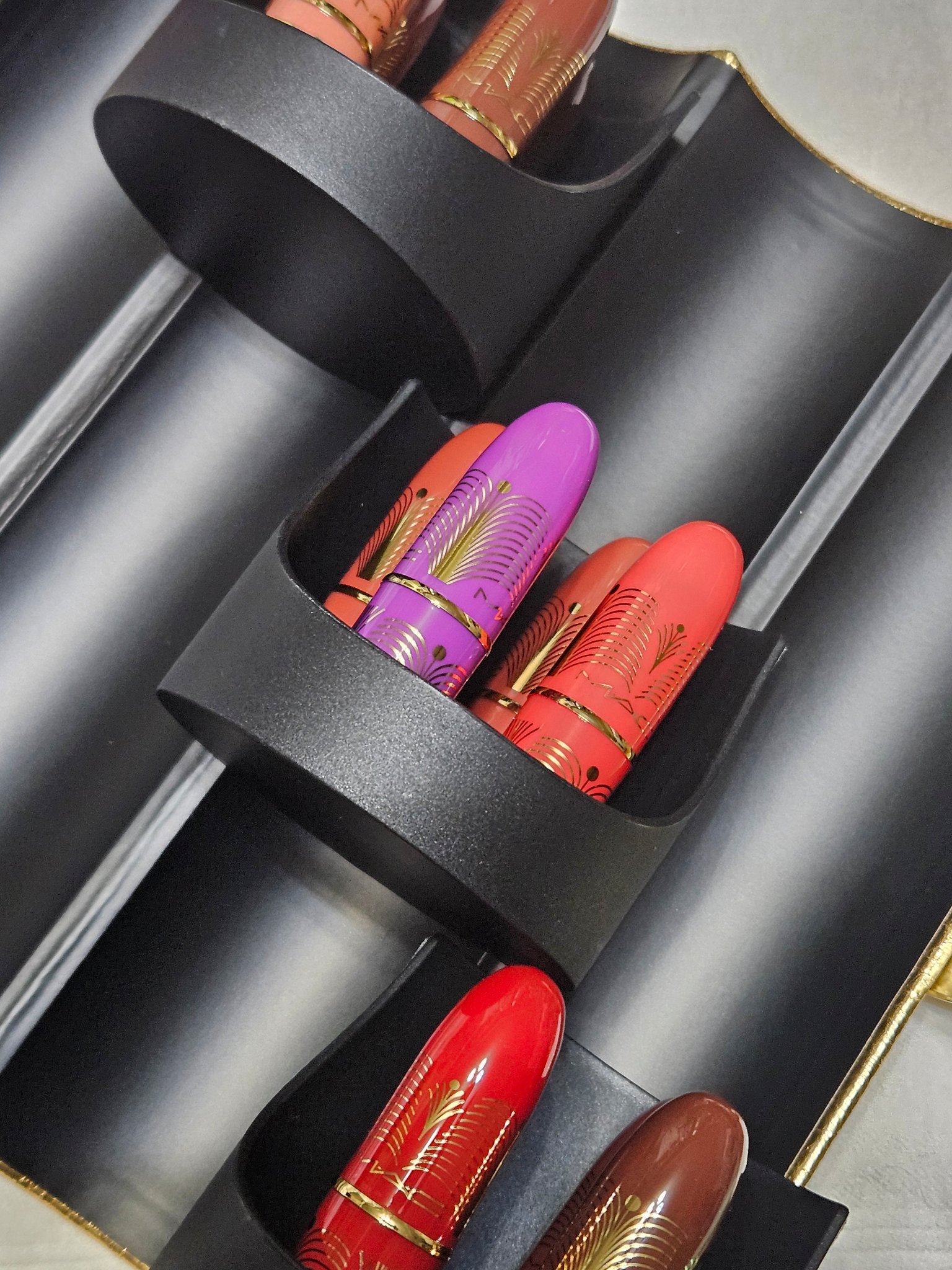 試してみた】M・A・C ゴールデン ガールズ ミニ ラスターガラス リップ