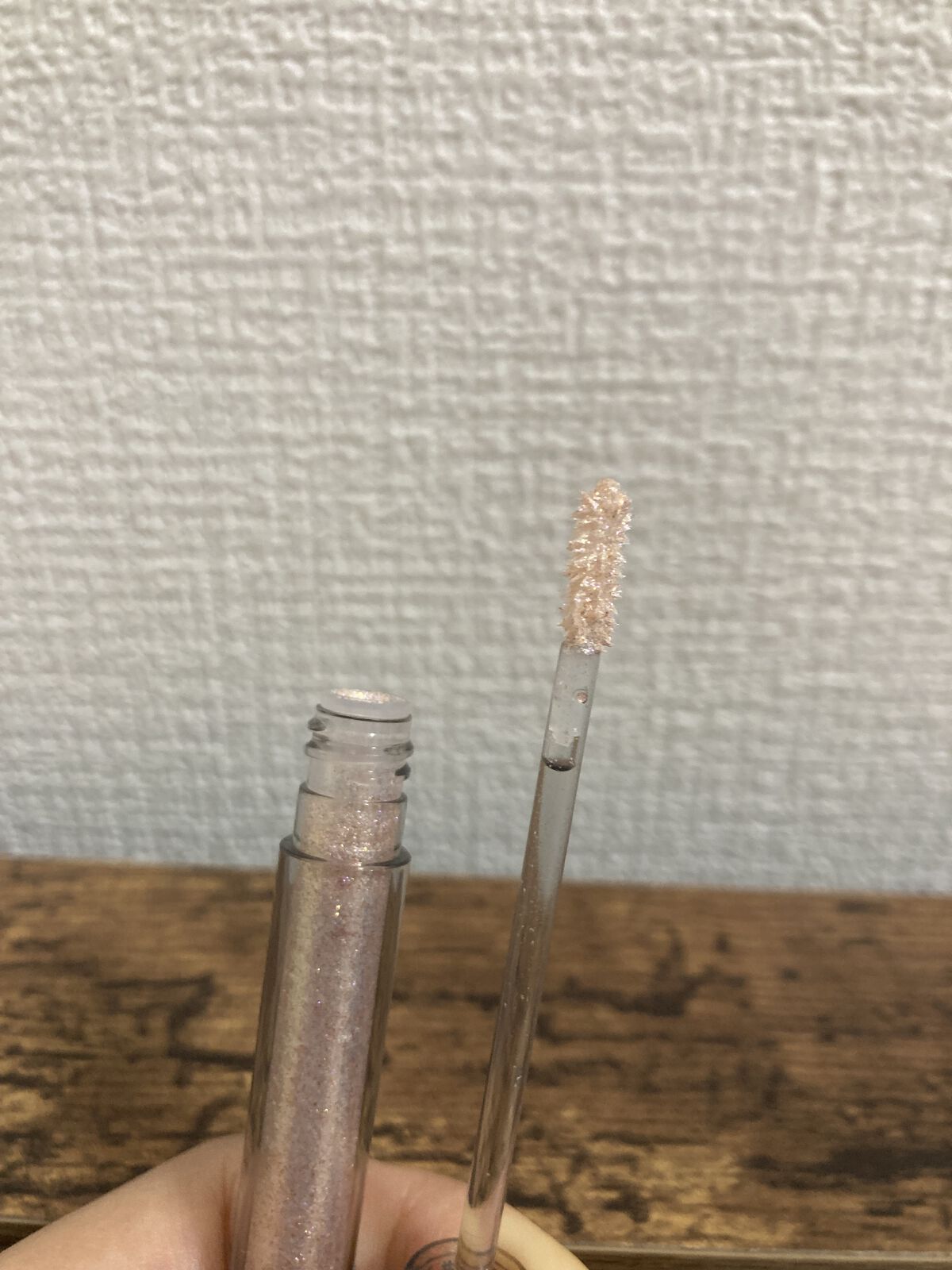 グリッターリキッドアイシャドウ G02 ピンクロゼスパークル/aZTK/リキッドアイシャドウを使ったクチコミ（2枚目）