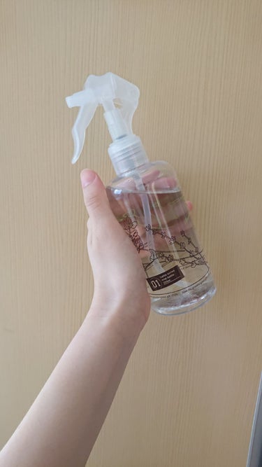 
【スキンケア商品レビュー】
今回は   『DAISO 酒しずく 化粧水』🌷

私がスキンケア始めたてのときの化粧水です
どれがいいんだろうなあ？？と思っていろいろ調べましたが、化粧水はピンキリで良し悪