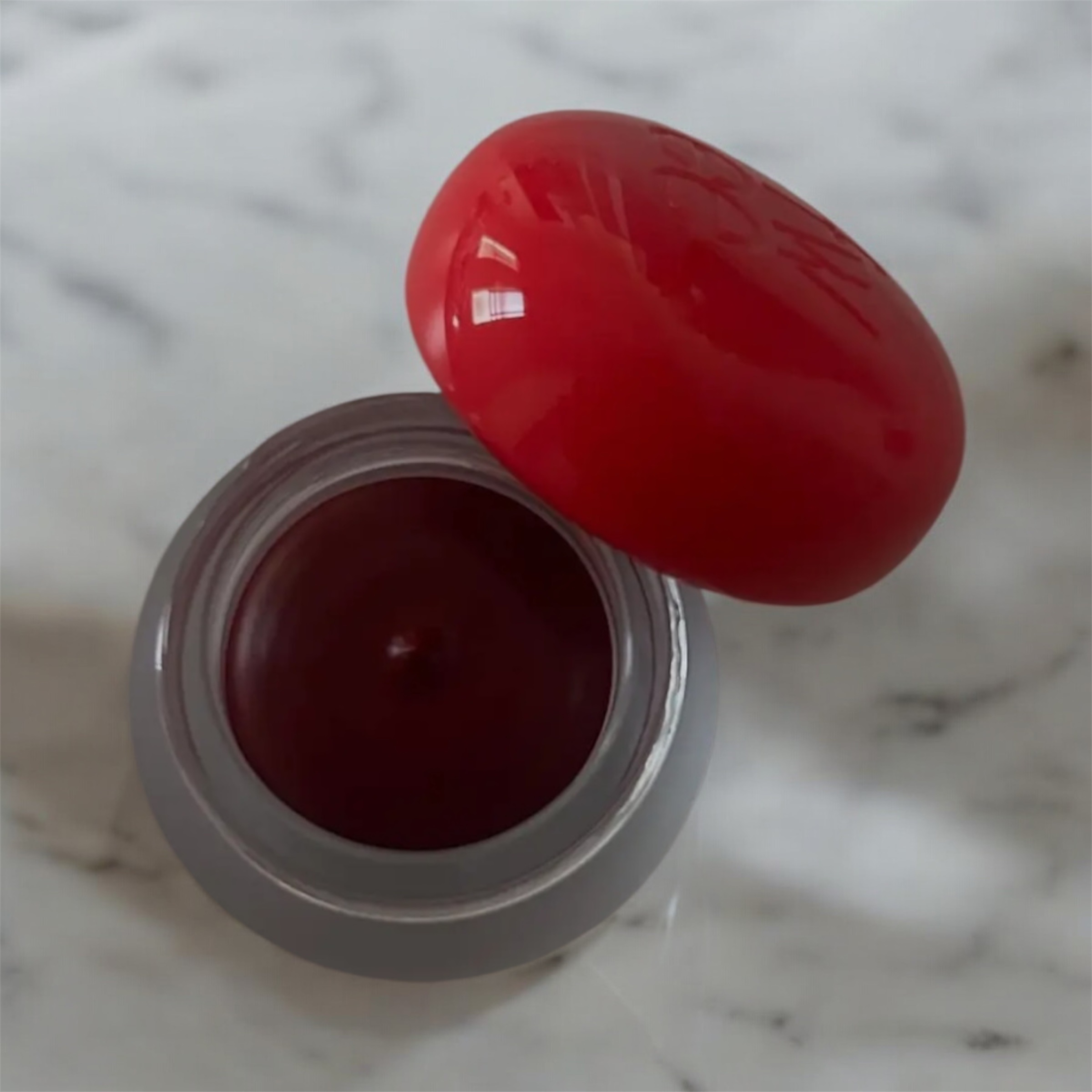 リップアンドチーク ブラーリープリンポット/fwee/口紅を使ったクチコミ（2枚目）