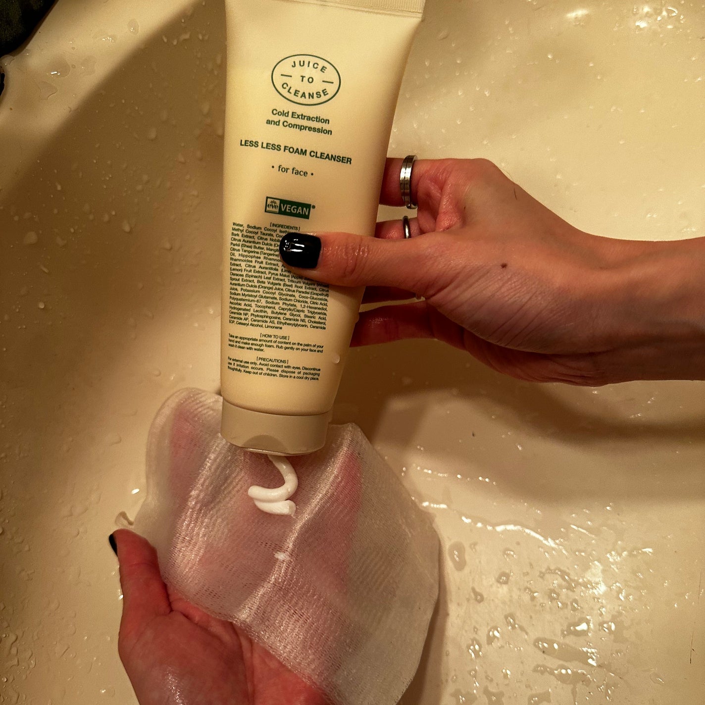 ウォーターウォッシュバーム/JUICE TO CLEANSE/スクラブ・ゴマージュを使ったクチコミ(3枚目)