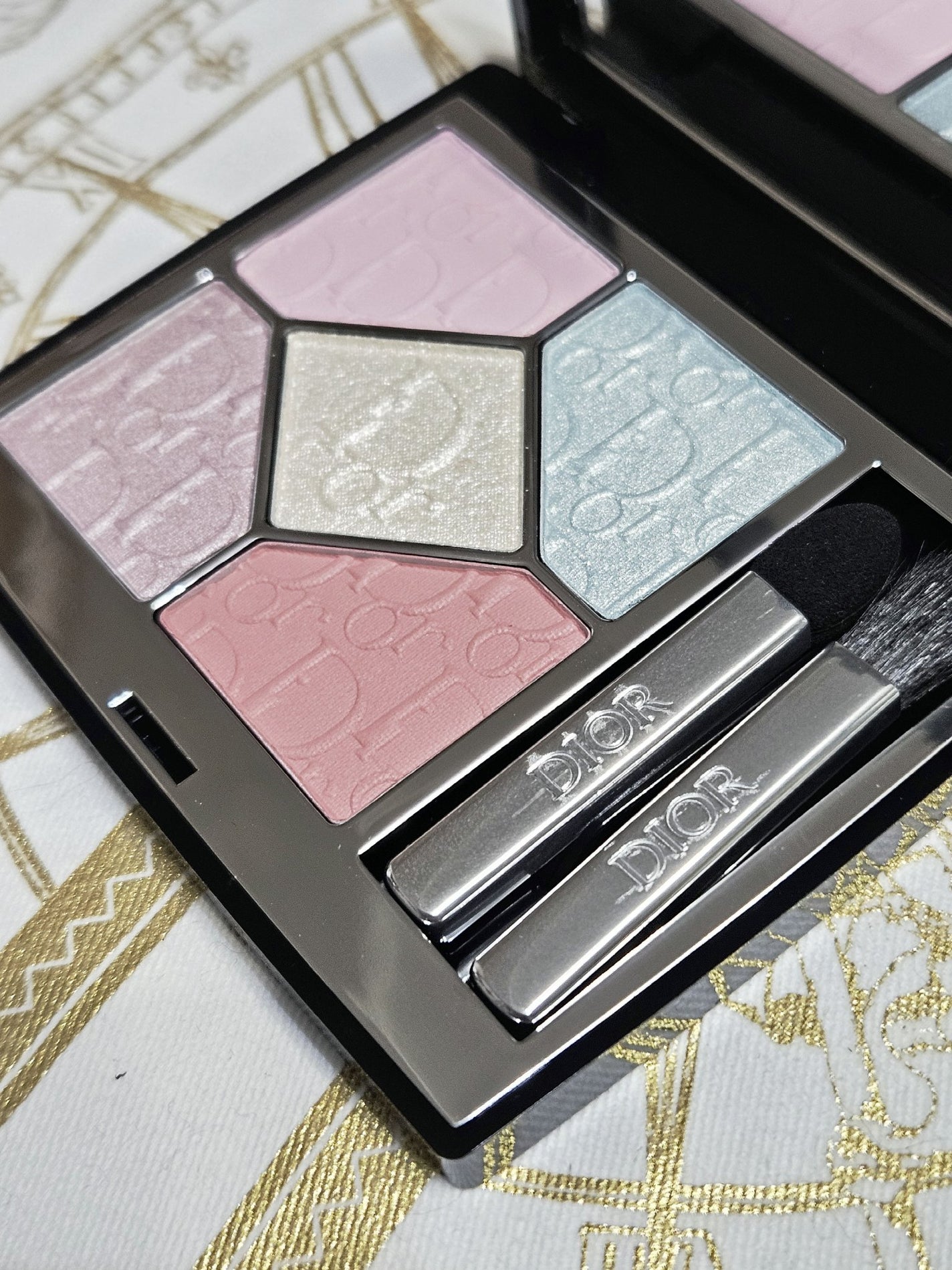Dior アイシャドウパレット ピンクマニア ディオールショウ サンク クルール|Diorの口コミ - \🩷Dior
