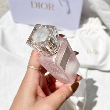 Dior ミス ディオール ヘアオイルのクチコミ「〖 数量限定Diorのヘアオイル 〗ブルーミングブーケのフローラルの香りがふんわり漂うまとまり.....」（3枚目）