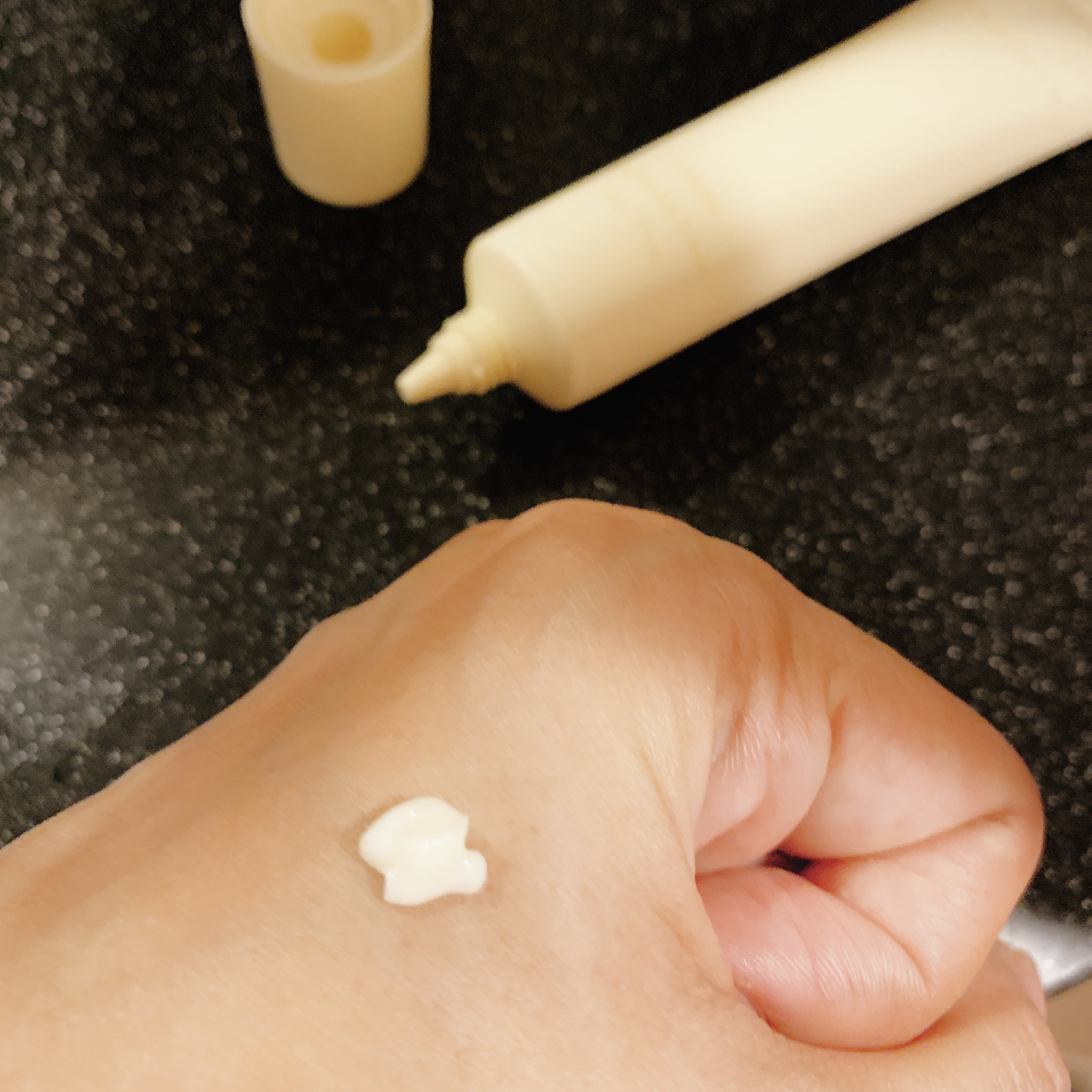 インティメイト ブライトニングクリーム/Waphyto/デリケートゾーンケアを使ったクチコミ（2枚目）