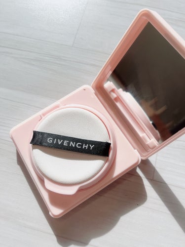 スキン PFCT コンパクト クリーム/GIVENCHY/化粧下地を使ったクチコミ（3枚目）