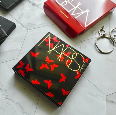 NARS クローデット ブラッシュデュオのクチコミ「NARS -Claudette-
バタフライ柄のパケがかわいい♡
大きくて、満足度高いチークデ.....」（2枚目）