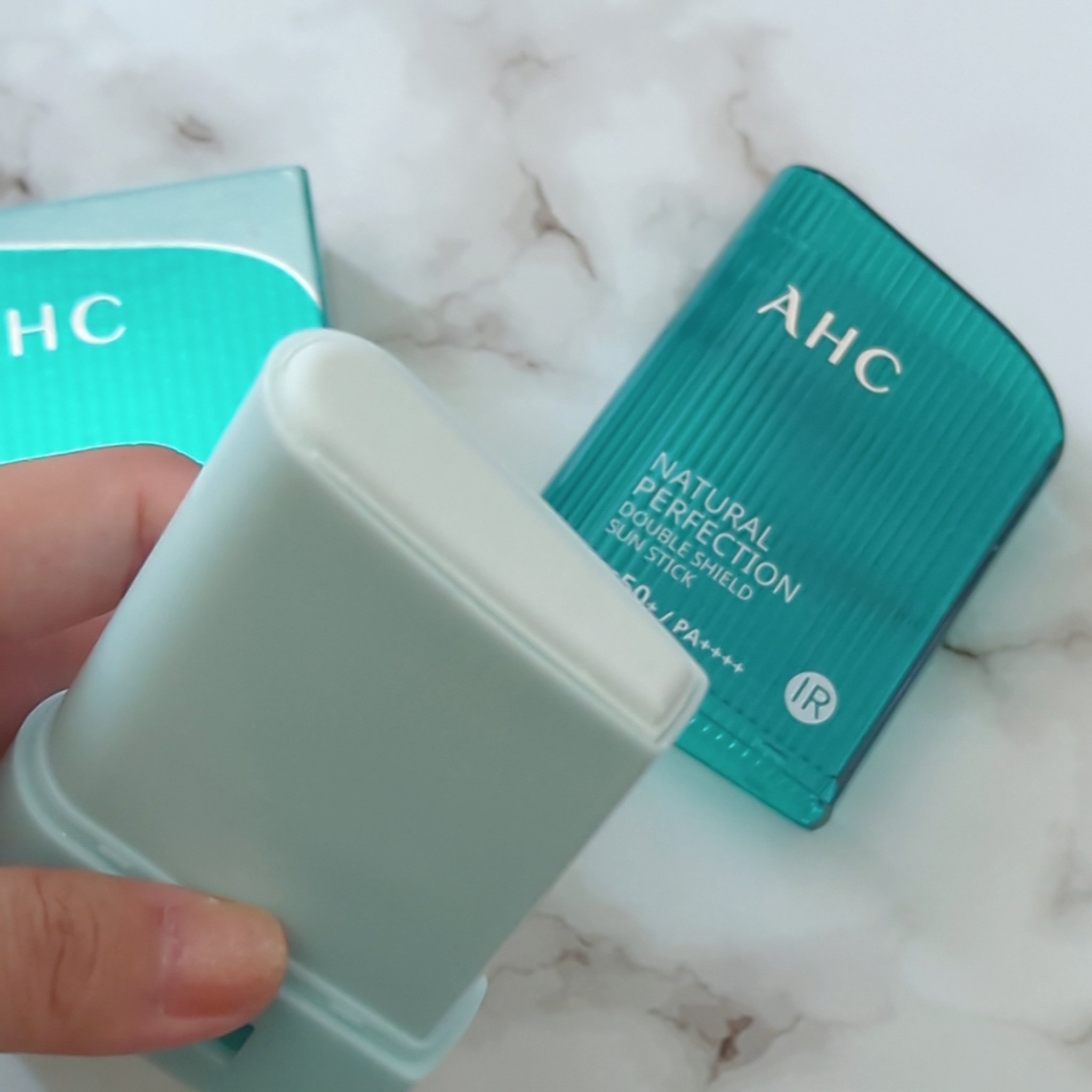 ナチュラル パーフェクション ダブル シールド サンスティック/AHC/日焼け止めスティックを使ったクチコミ（2枚目）