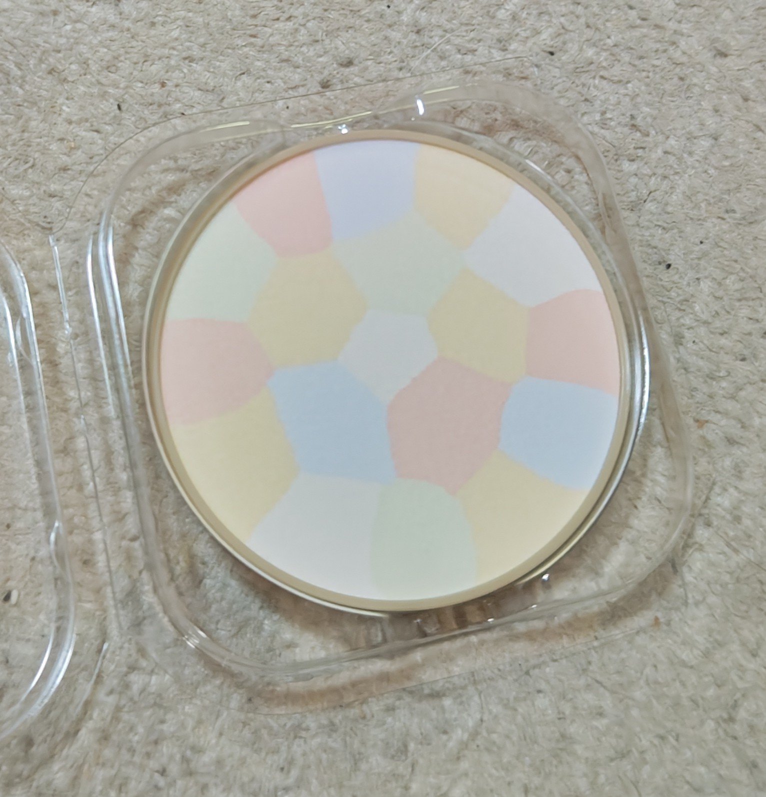 マシュマロフィニッシュパウダー　～Abloom～/キャンメイク/プレストパウダーを使ったクチコミ（2枚目）