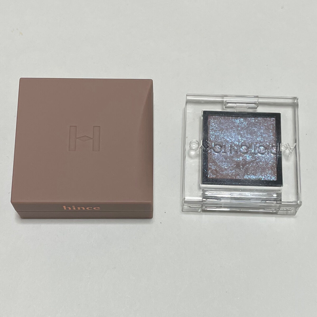 ニューデップスアイシャドウ G001 リフレクション/hince/単色アイシャドウを使ったクチコミ（3枚目）