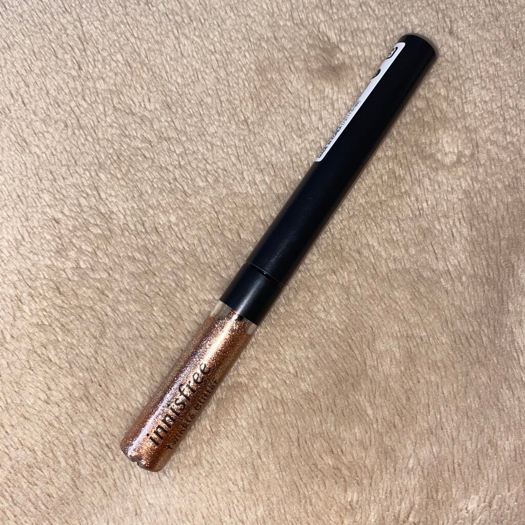 ぶー on LIPS 「イニスフリートゥインクルグリッター②🤍マスク生活の中でも可愛い..」(1枚目)