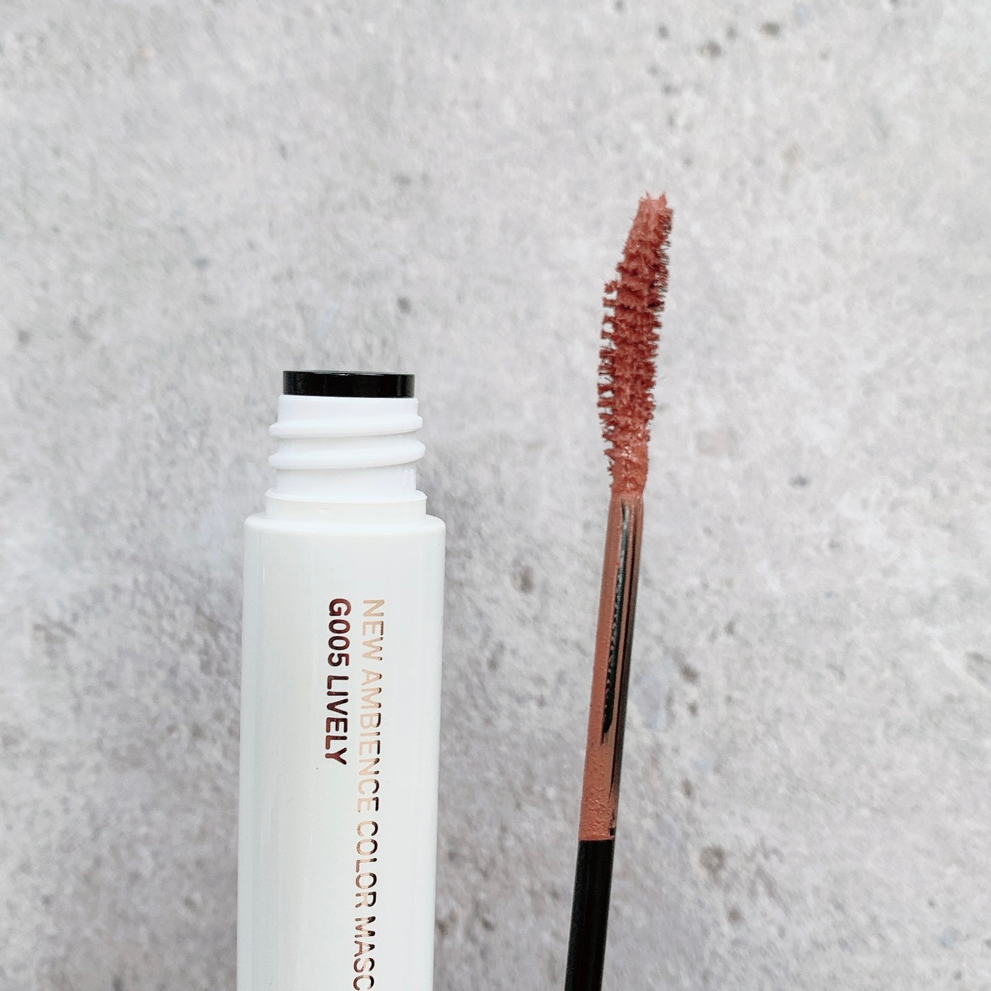 ニューアンビエンスカラーマスカラ/hince/マスカラを使ったクチコミ(3枚目)