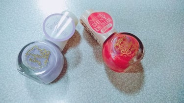 初投稿です！


LIPS見て欲しくなって地元のDAISOで買っちゃいました😊💗

色はラベンダーとローズ系のラメです！

恥ずかしながら初マニキュアなんです…(笑)

ちょっとムラになるなって思ったけ