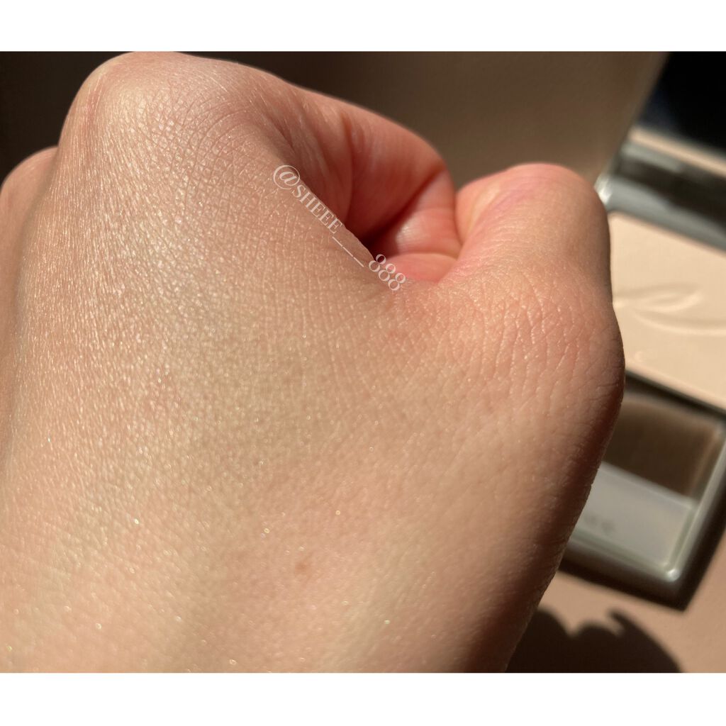 RMK シルクフィットフェイスパウダー P01/RMK/プレストパウダーを使ったクチコミ（3枚目）