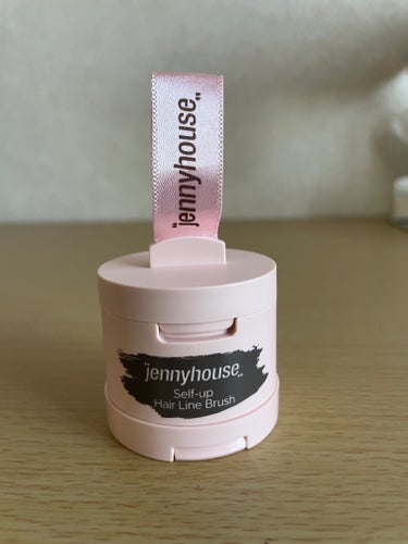 Jenny house 
セルフアップヘアラインブラシ 
ダークブラウン



11月7日全国発売された
人気のヘアラインブラシ🌿


全国*の
プラザ
ハンズ
アットコスメ
アインズトルペ
（*一部店